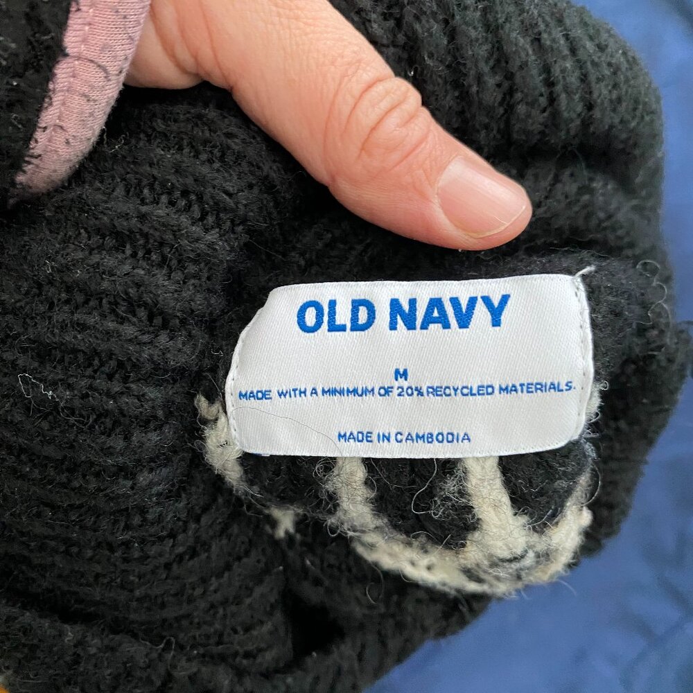 Two Old Navy Turtleneck Sweaters Size Medium (One black, one cream) - Picture 4 of 7